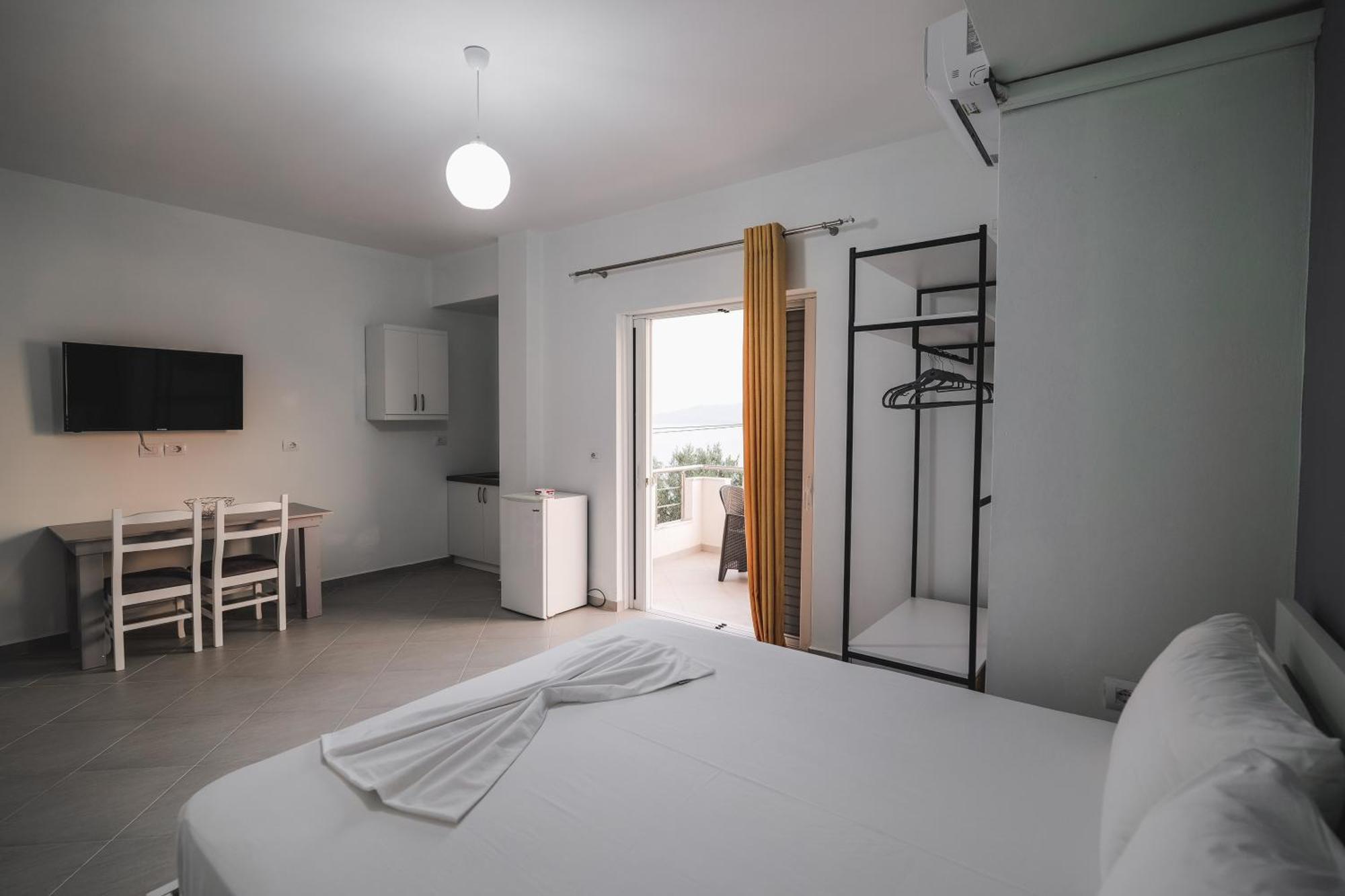 Vila Amare Sarande Exterior photo